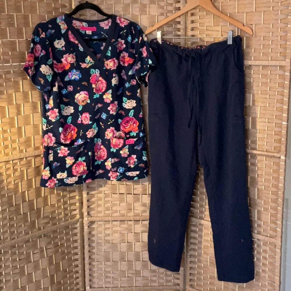 Betsey Johnson Floral & Bugs Scrub Set